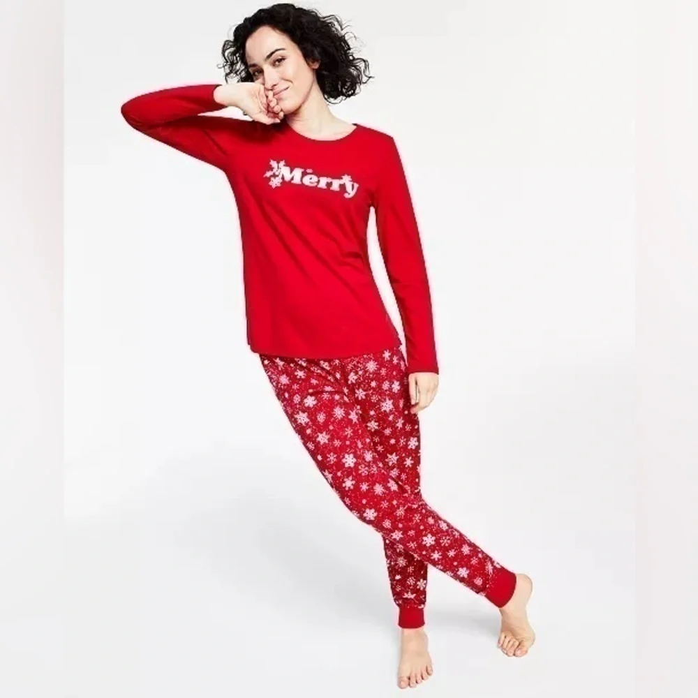 FAMILY PAJAMAS Matching Women's Merry Snowflake Mix It Family Pajama Set L